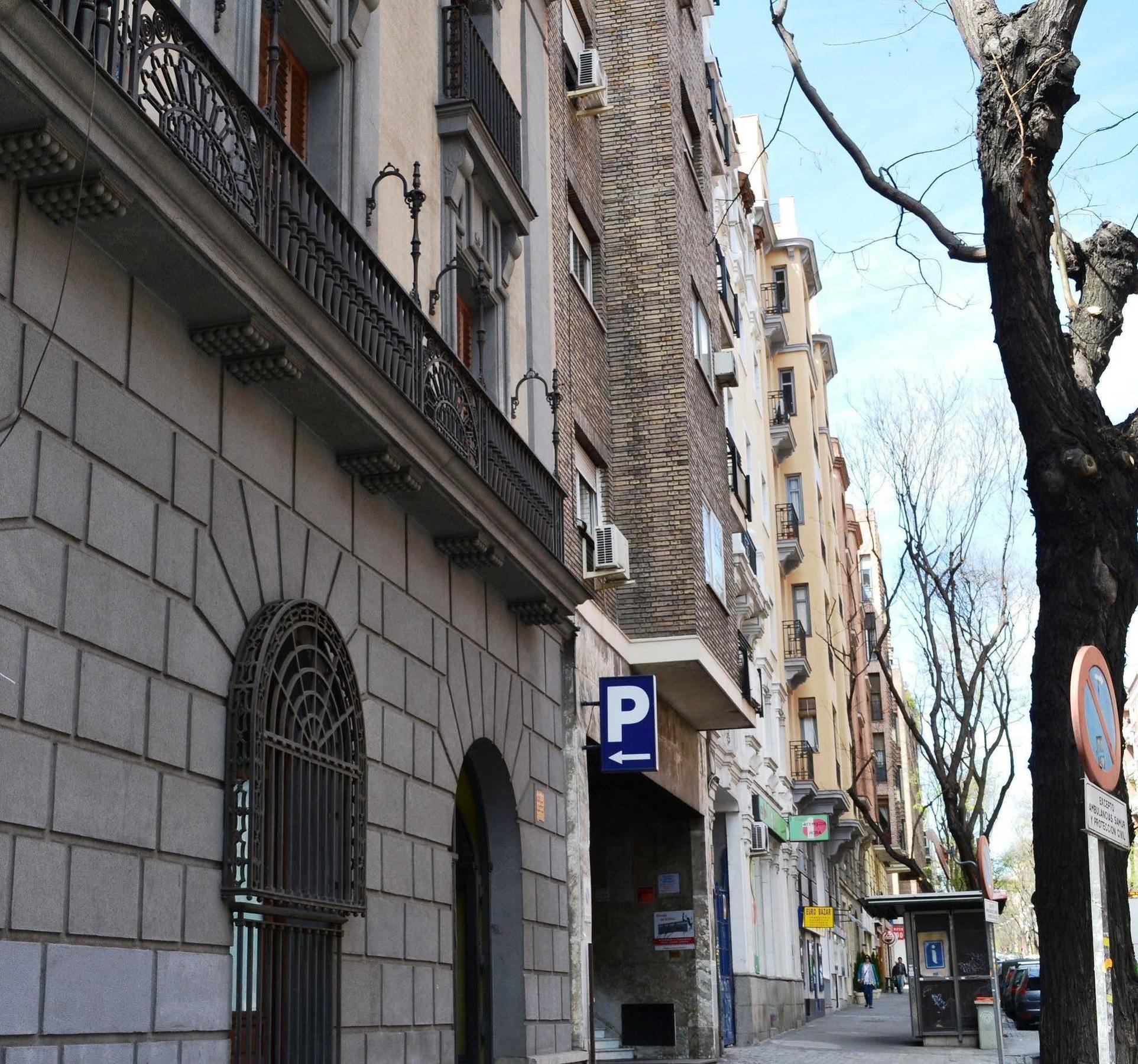 Apartamentos Argüelles Madrid Exterior foto